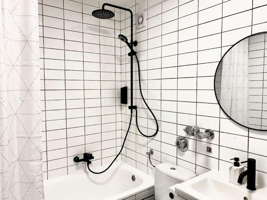 Top-Apartment Mit Parkplatz Und Balkon Reutlingen Exterior photo